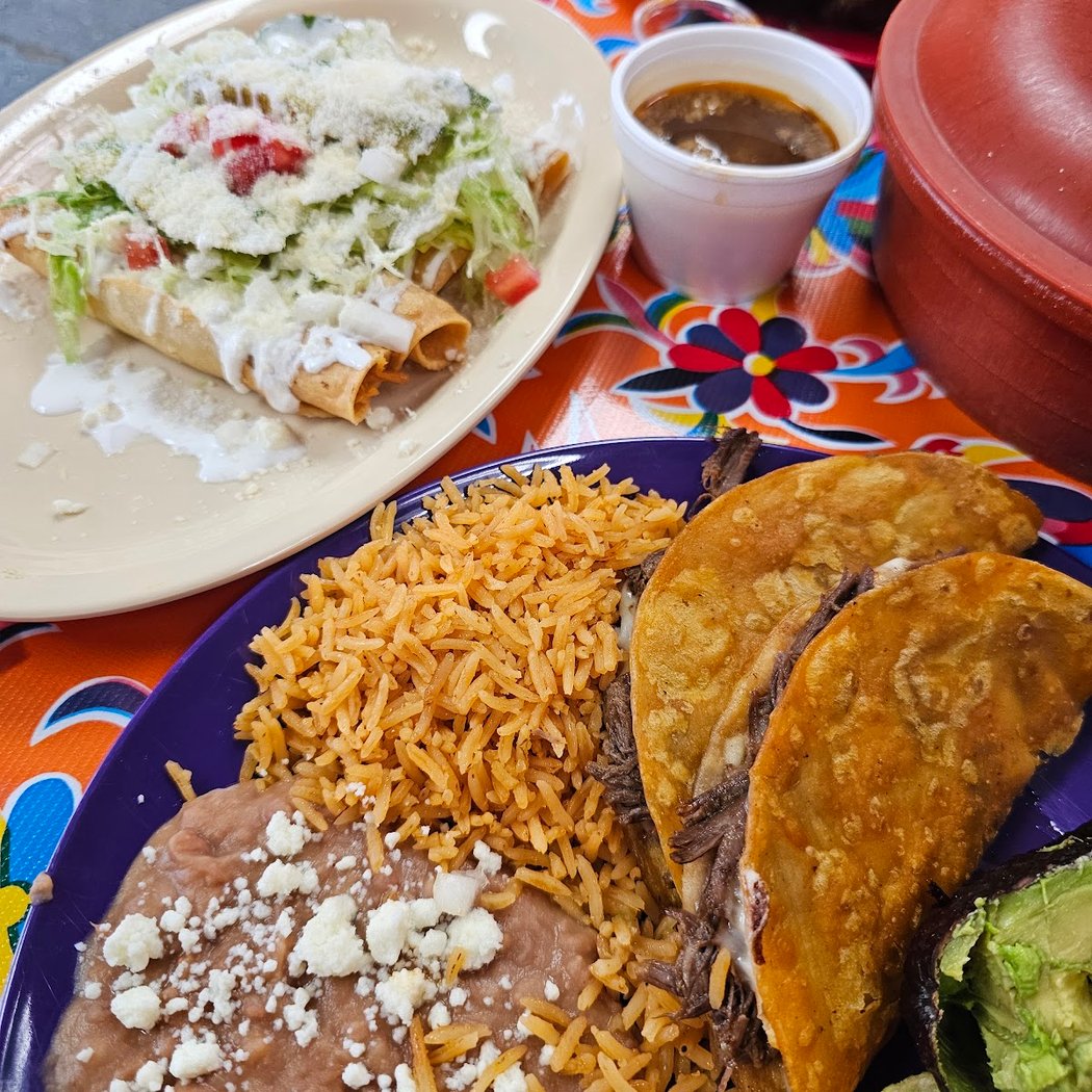 Tres Pozoles Mexican Grill 3